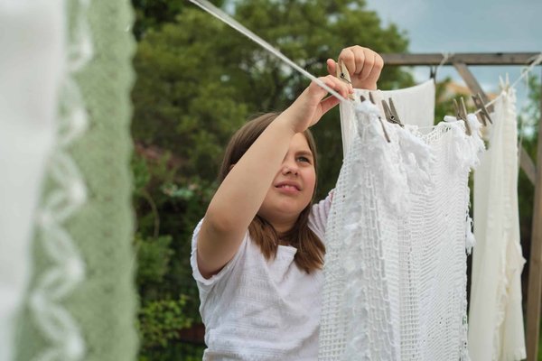 Quelle capacité de batterie recommander pour une utilisation prolongée d'un laptop en environnement extérieur?